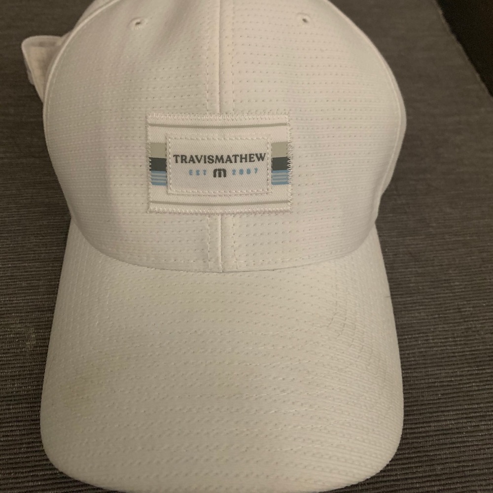 Travis Mathew hat xl
